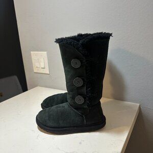 UGG Australia Bailey Button Triplet Black Sheepskin Boots Women US 9 EU 40